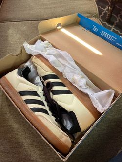 Mens Adidas Samba Low-Top Sneakers