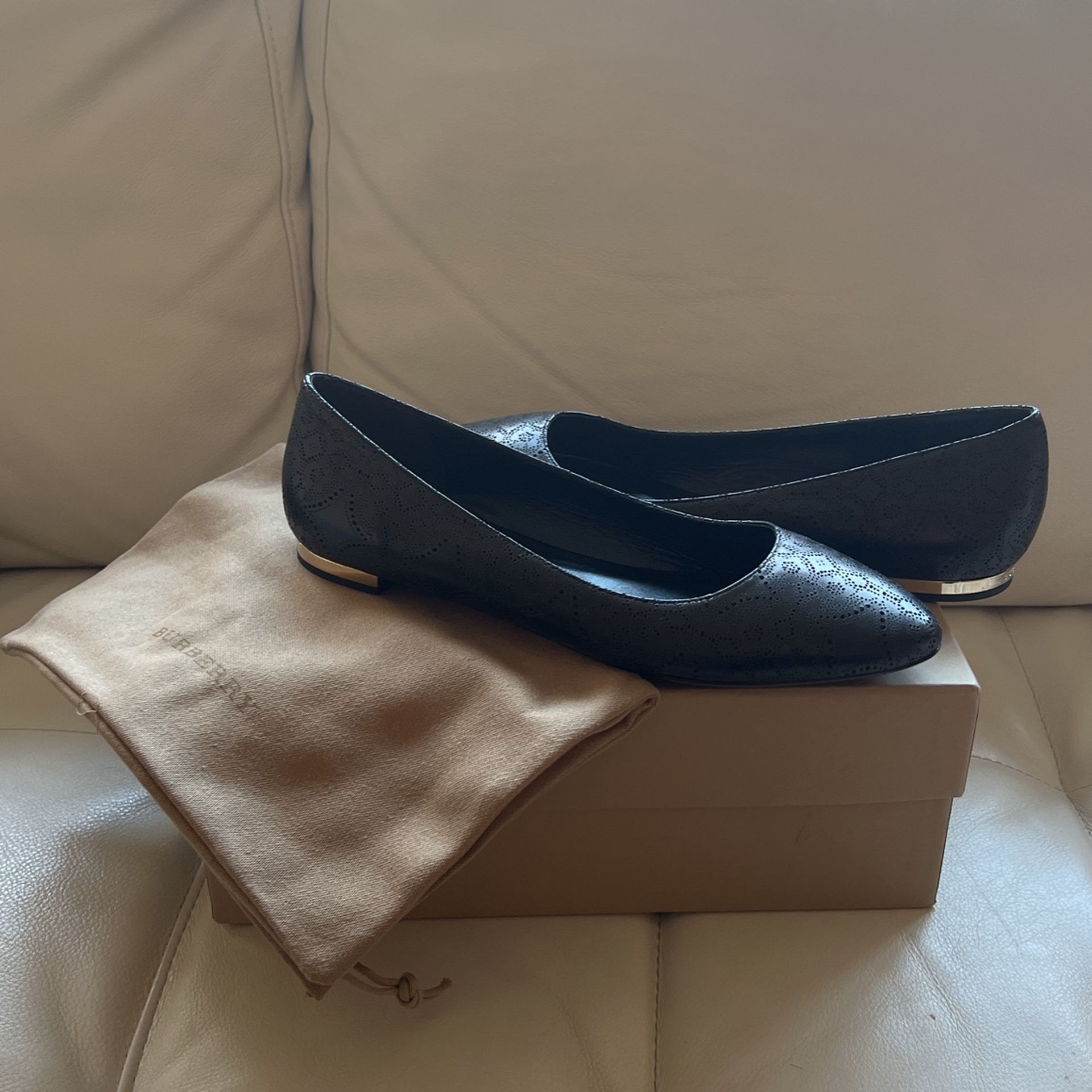 Burberry Flats (never worn)