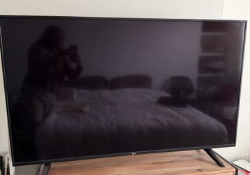50” LG TV