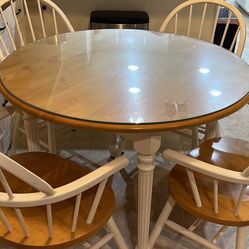 42” White Round Dining Table