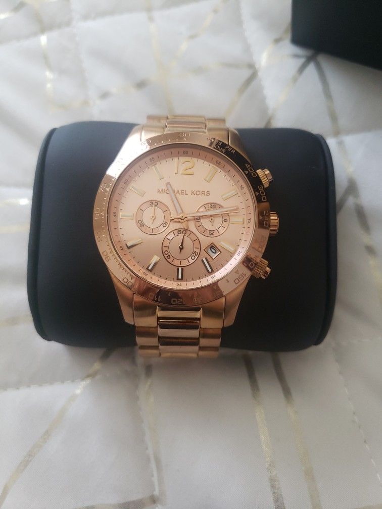 Michael Kors Laytom MK8207 Rose Gold Watch display picture 3