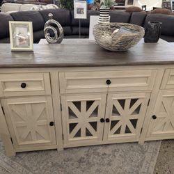 Versatile TV Stand 73"