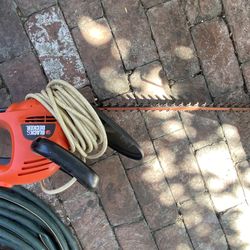Black Decker Wired Bush Trimmer