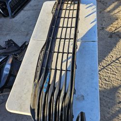 Toyota Camry Le Grille Oem