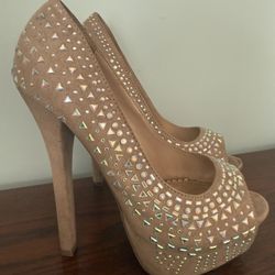 Size 8 Nude Glamorous shoe