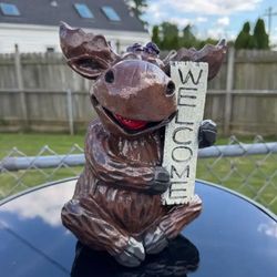 Welcoming, Moose Statue