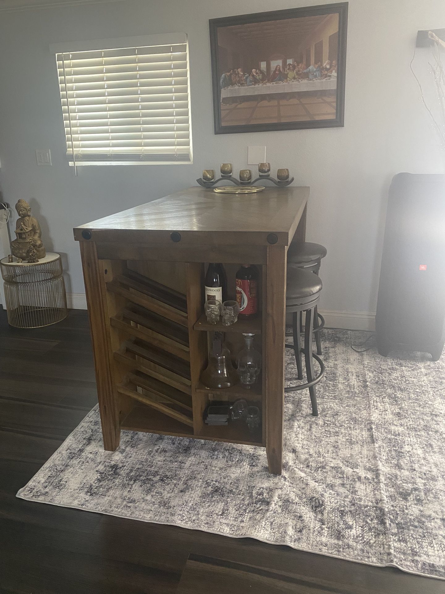 COMEDOR EN MUY BUENAS CONDICIONES 