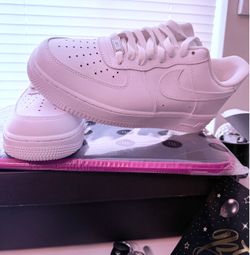 Airforce one low size 9 men