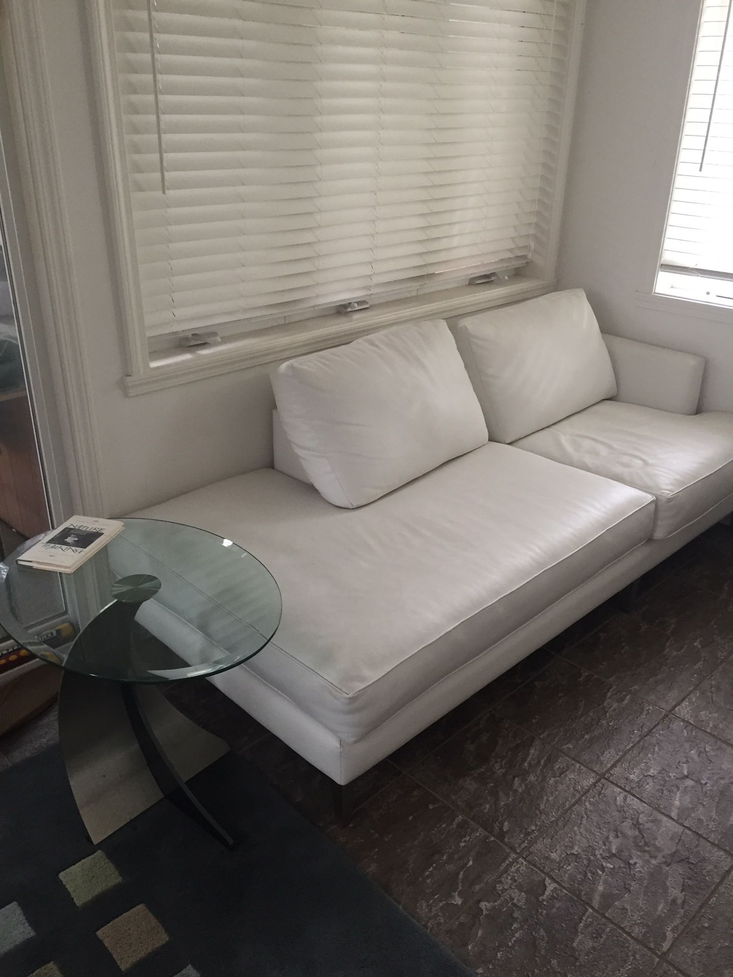 2 white sofas 1 RF 1 LF