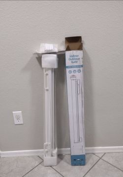 Brand New Probebi Retractable Baby Or Pet Safety Gate