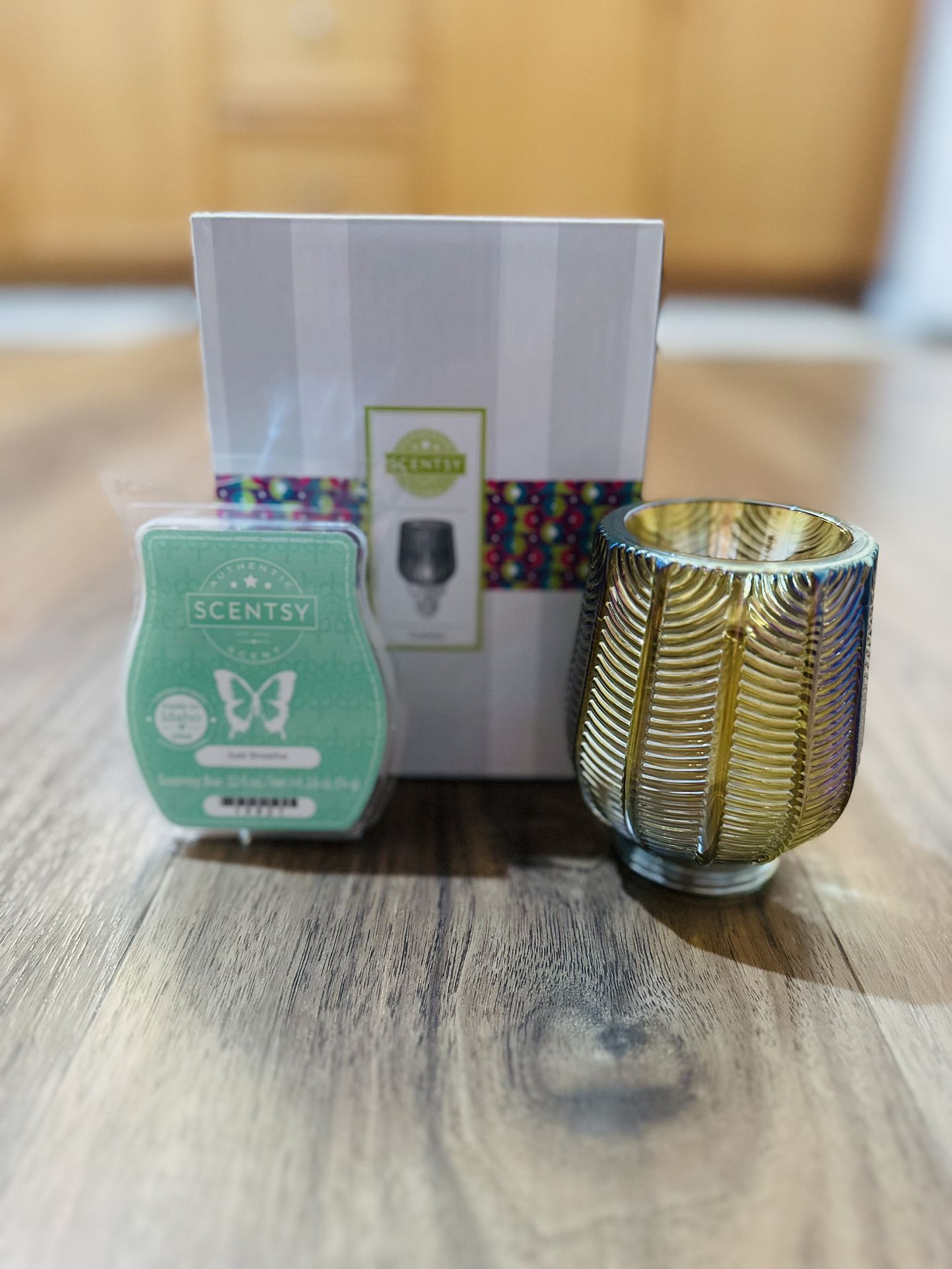 Scentsy Gatsby Mini Warmer & Just breathe Scentsy wax