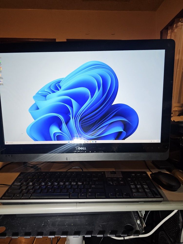 Dell XPS One 27 Touchscreen All In One PC. i7-3.10GHz-CPU 8GB of Ram 2TB HDD GPU: NVIDIA