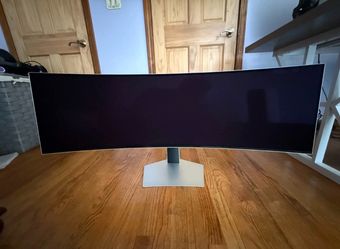 Samsung odyssey g9-49inch with Stand