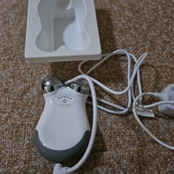 NuFace Mini With Charger In Excellent Condition 