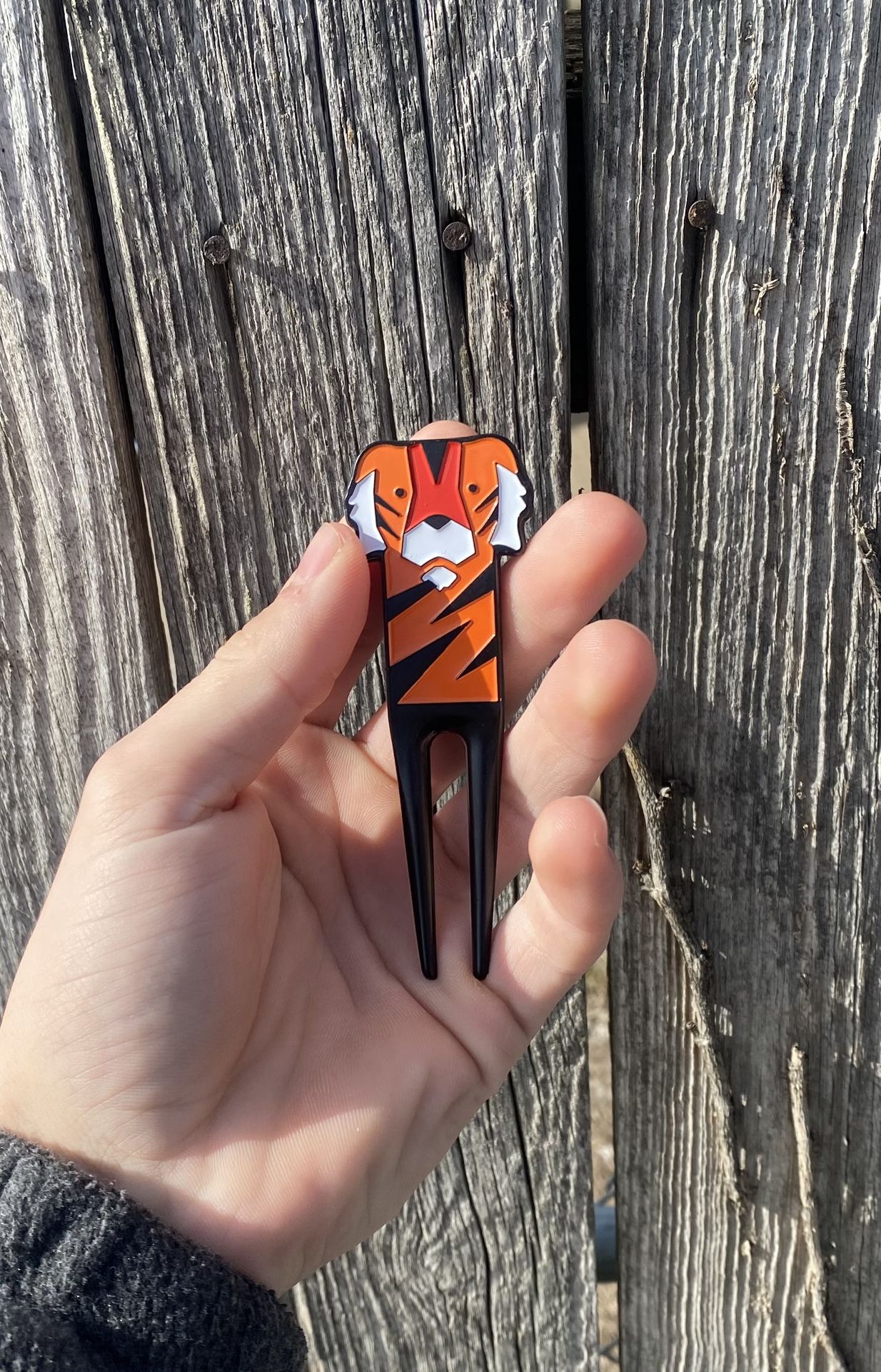 Tiger Divot Tool And Ball Marker