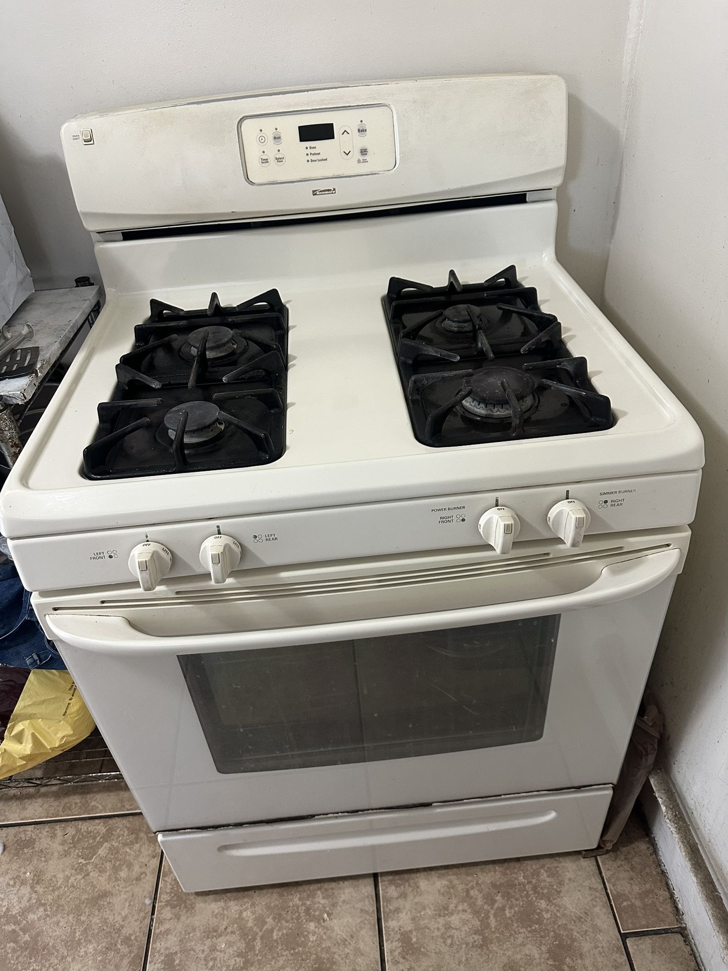 Gas Kenmore Stove $120 Everything Works We’re Moving Out, Available to Pick Up Next Week. And Pick Up In south El Monte!