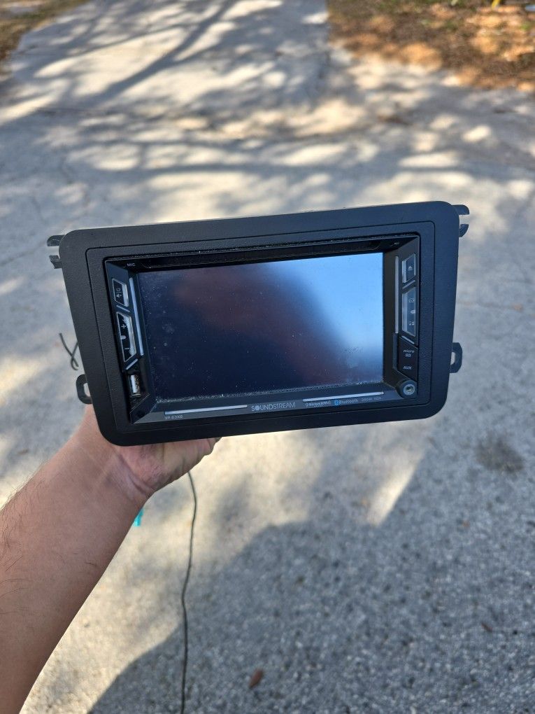 Soundstream 7inch Car Radio