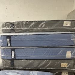 Sealy posturepedic plus cal king mattress