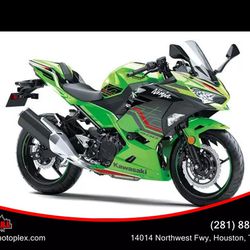 
2023 Kawasaki Ninja 400 KRT Edition
