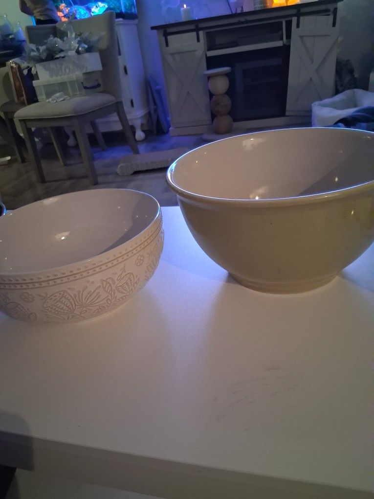 Kitchen bowls