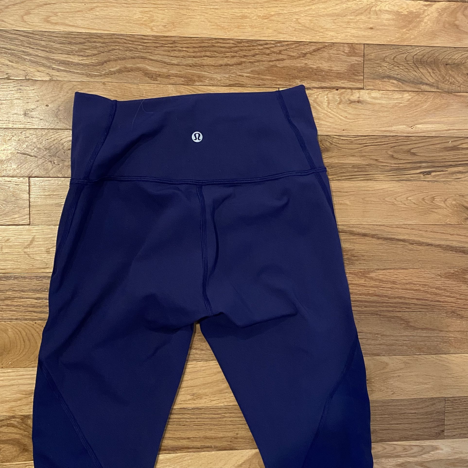 Lululemon Women’s Navy Blue Leggings 6