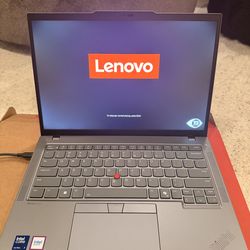 14” Lenovo Thinkpad T14 Gen 5 - 32GB RAM / 512SSD