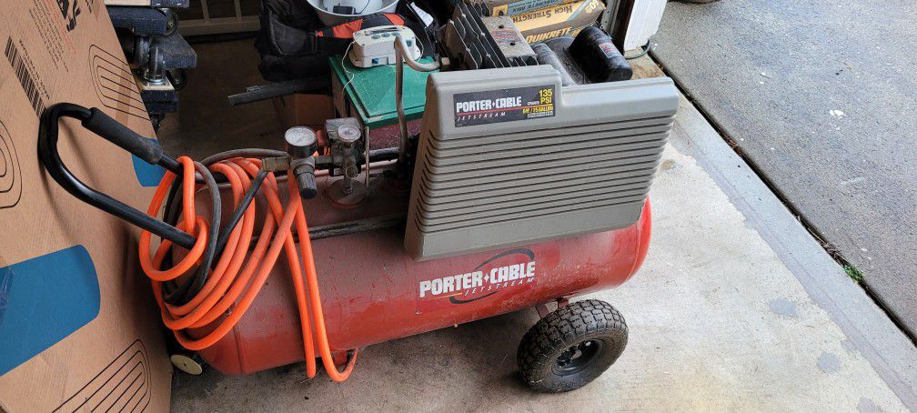Porter Cable 135psi 6HP 25 Gallon Compressor 