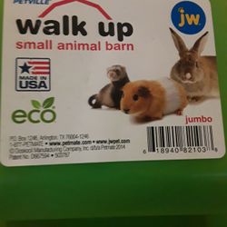 Walk Up Small Animal Barn In Weeki Wachee Spring Hill