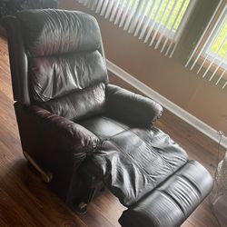 Oversized La-Z-Boy Recliner 