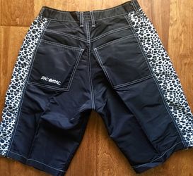 adidas gazelle silver green womens CAPTAIN FIN Big Story Fish Shorts - Black
