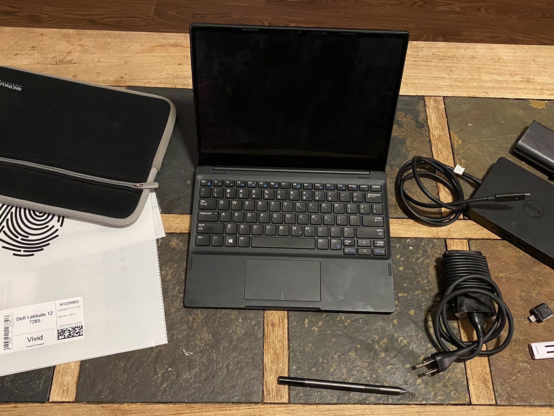 Dell Latitude 7285 2-in1 great condition with accessories