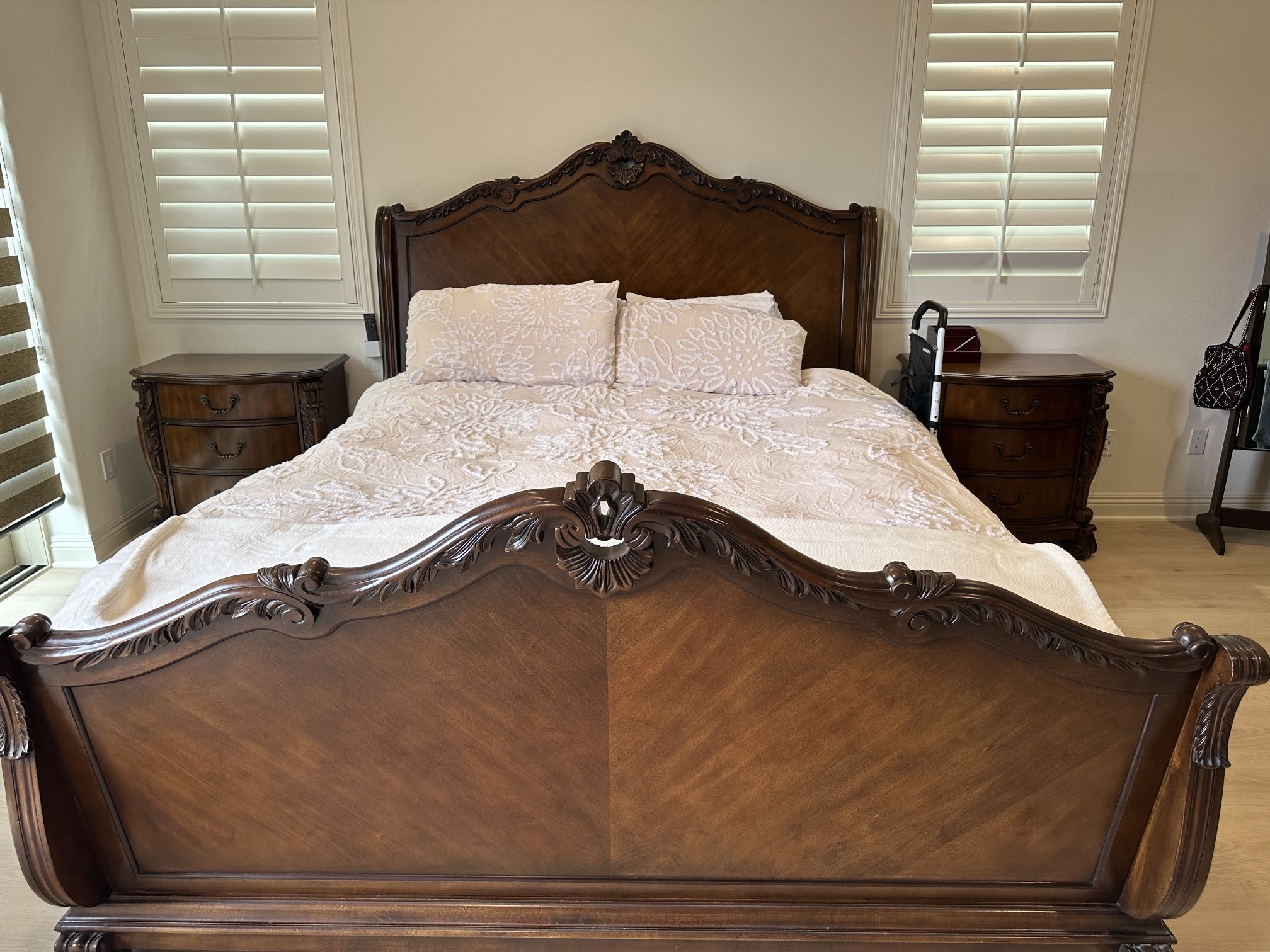 Bedroom Furniture Set (8 Pieces)