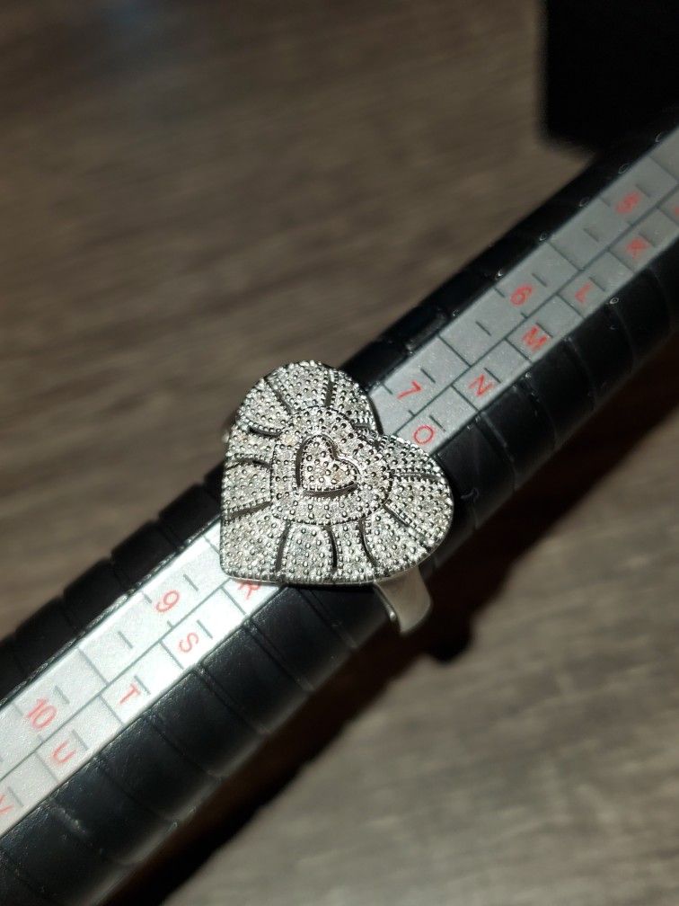 Sterling genuine diamond ring size 8 All items are tested!