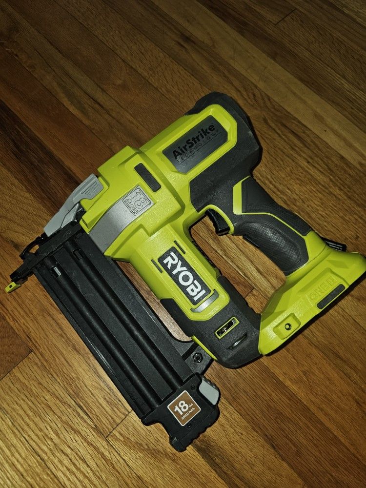 Ryobi 18v Nail Gun 10 Guage.   ( New )