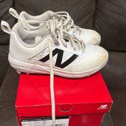 Youth New Balance Baseball Shoes 