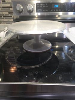 Metal cake turn table
