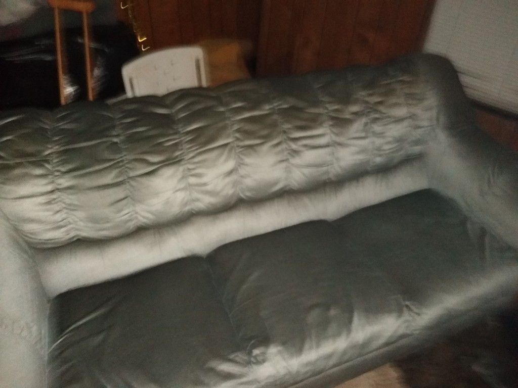 Couch good condition