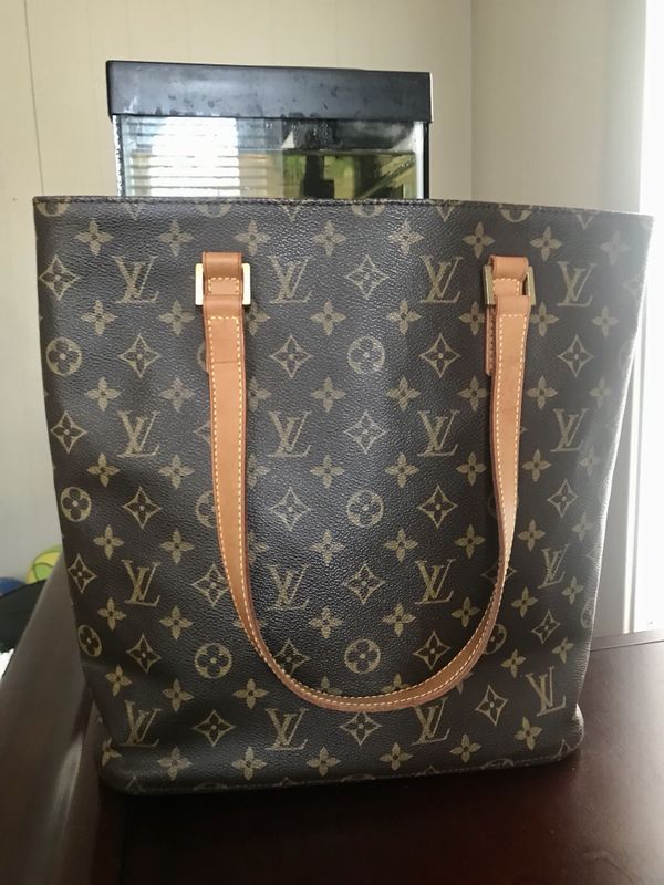 Louis Vuitton Vavin Shoulder Bag GM for Sale in Manchester, NH - OfferUp