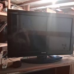 Toshiba 32"  HD LCD Television