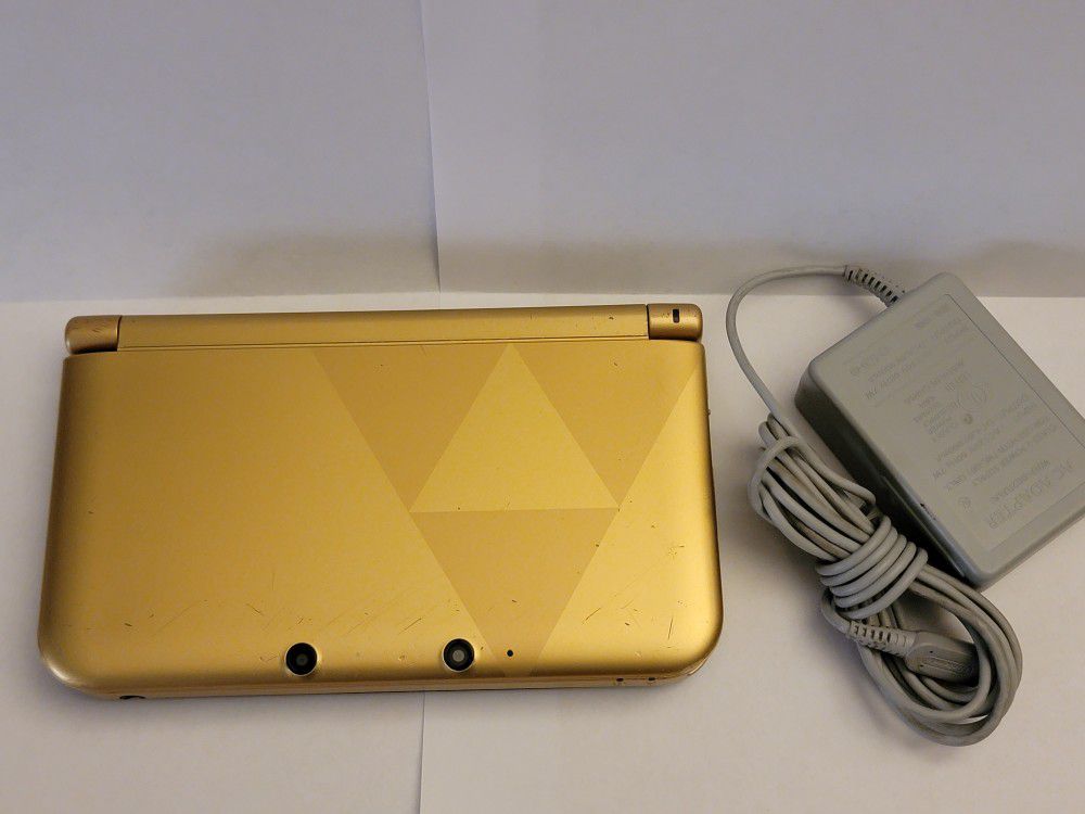 Gold Zelda 3DS XL Console