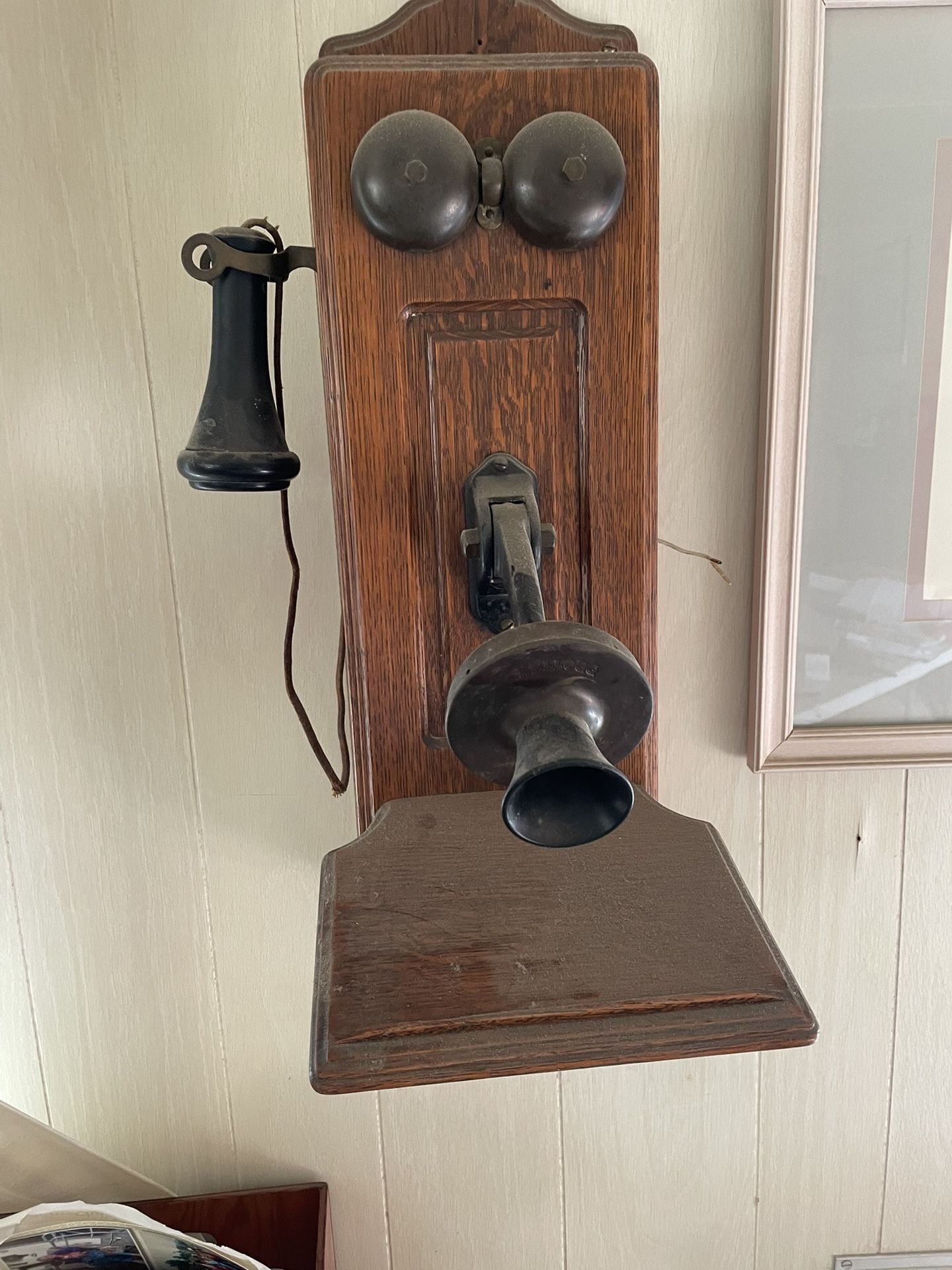 Kellogg Oak Crank Wall Phone