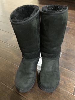 Women’s UGG black boots size 8