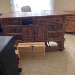 Dresser And Nightstands