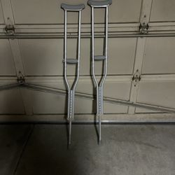 2 Crutches Set For Adults.