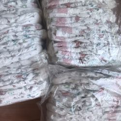 Kirkland Diapers Size 4 Open Bag 50ct