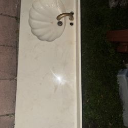 FREE IN DORAL:  Free For Pickup ASAP (FREE IN DORAL)