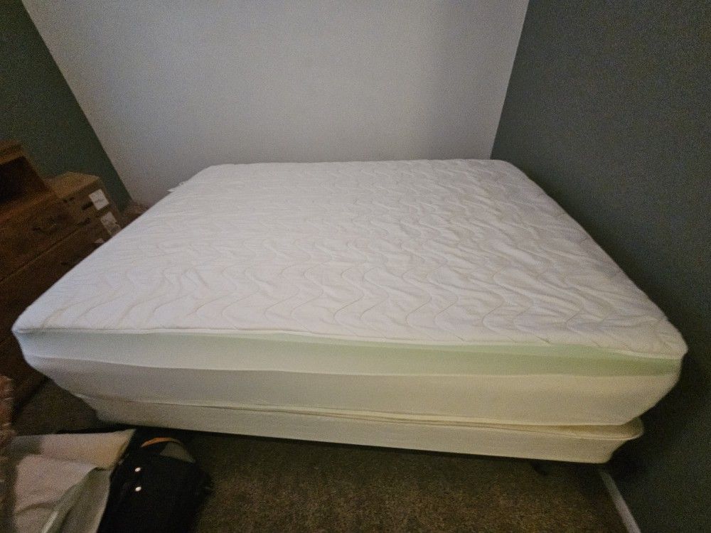 2 Mattress, Box Spring And Metal Frames
