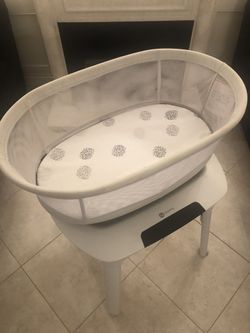 4moms MamaRoo Sleep Bassinet, Supports Baby's Sleep with Adjustable Features - 5 Motions, 5 Speeds, 4 Soothing Sounds and 2 Heights