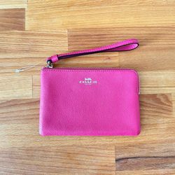 Coach Corner Zip Wristlet, Lether