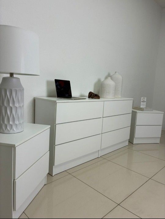 DRESSER AND TWO NIGHSTANDS